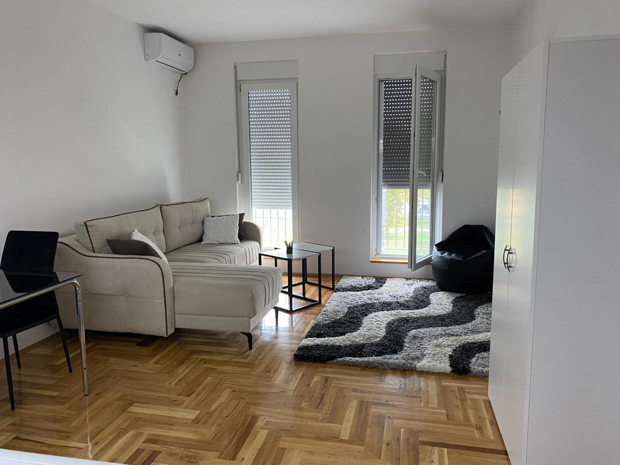 Apartment B&w Novi Sad