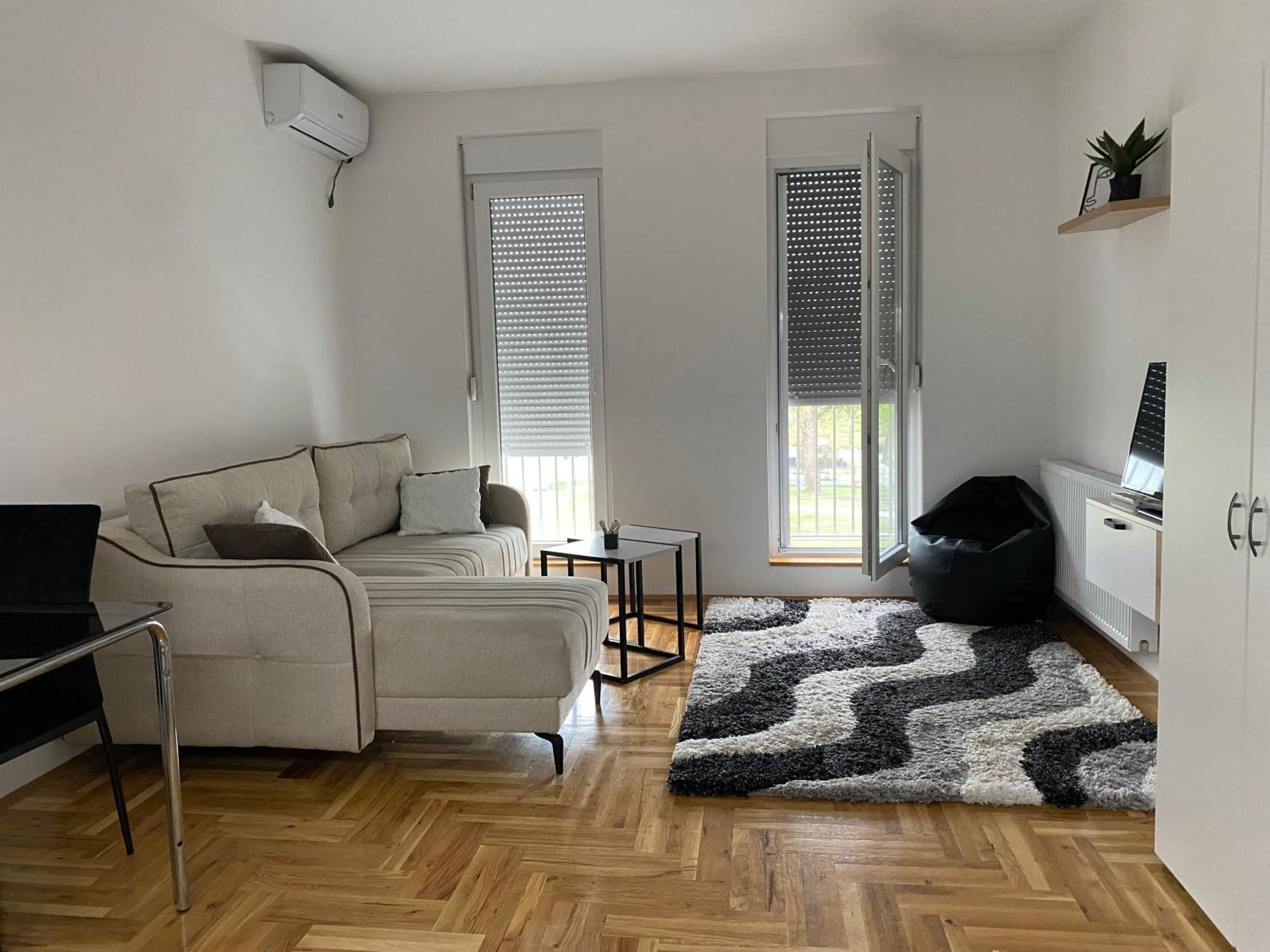Apartment B&w Novi Sad
